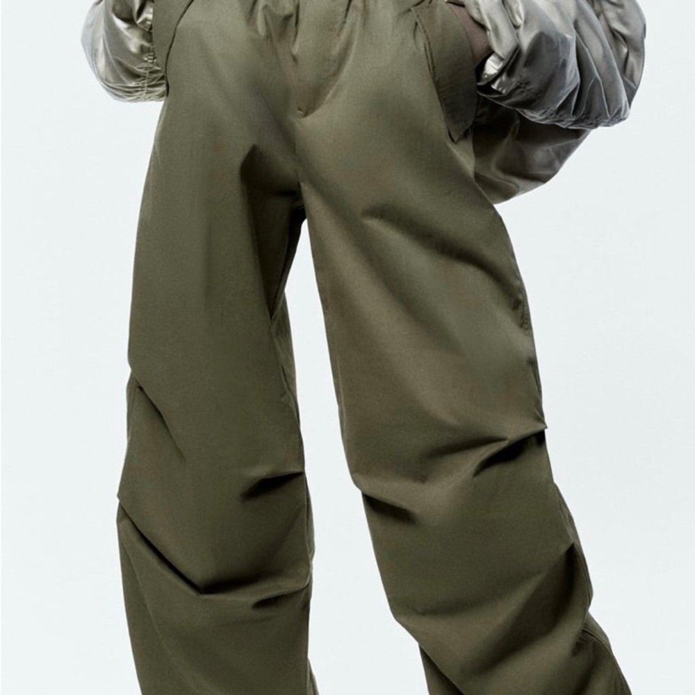 ꓜ𝖺𝑟𝒂 | Parachute Pants